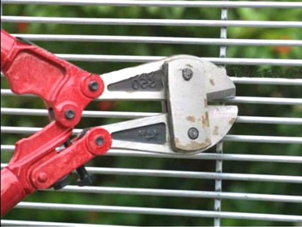 Anti-climbing 358 mesh fencing