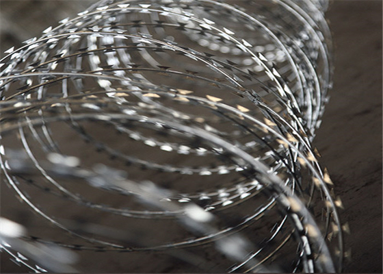 Anti Theft Hot Dipped Barbed Bto-22 Concertina Razor Wire For Fence