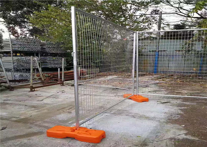 1.8x2.4m Welded Steel Playground Temporary Mesh Fencing Designed For Long Life