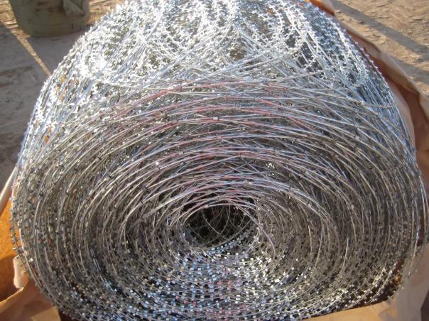 Military Use Stainless Steel Cbt 65 Razor Barbed Wire