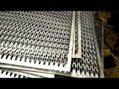 Aluminum And Mild Carbon Punched Galvanised Walkway Grating 0.3MM- 8MM Thickness