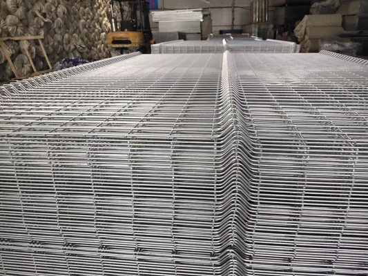V Bend Mesh Panel 1030mm Curved Metal Fence Ral6005
