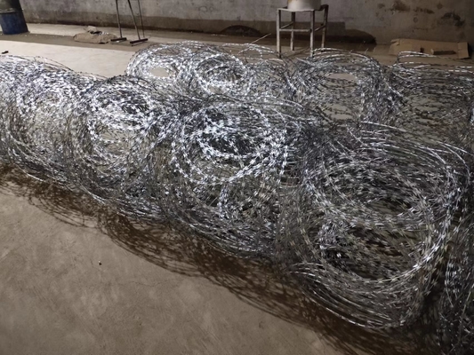 Factory Price Razor Wire Fence/ Razor Barbed Wire/ galvanized Concertina Razor Wire