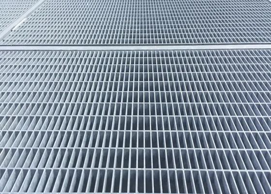 2m or 2.44m Metal Catwalk Grate Welded Metal Trench Drain Grates ISO9001
