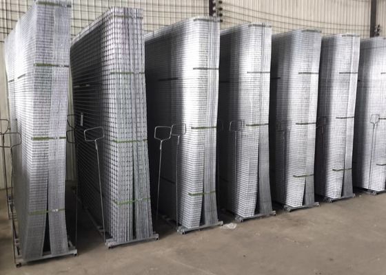 4" Openning Black Galvanized Welded Wire Mesh Panel  Non Rusting