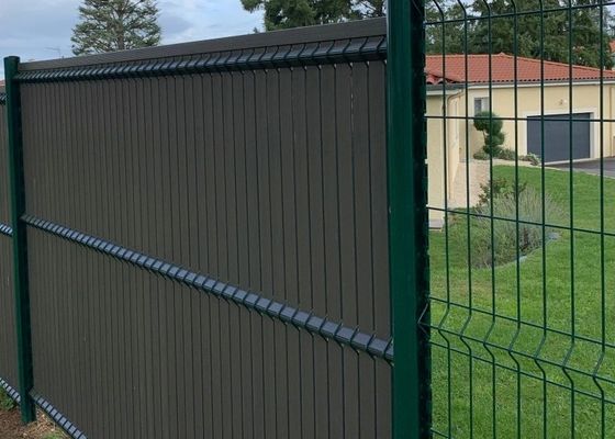 Contemporary 55x200mm Curved Wire Fence Easily Assembled