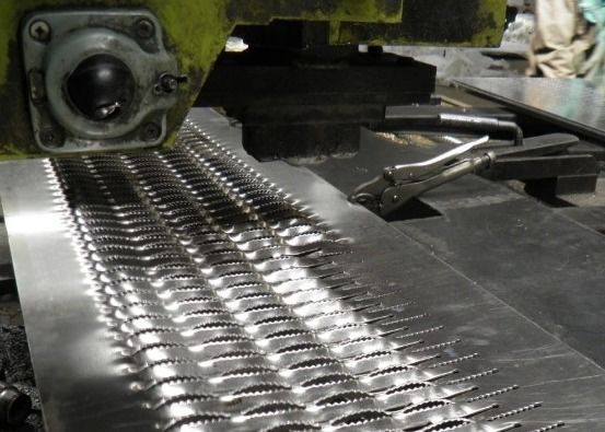 Hot Dipped Galvanized 32*5mm Steel Walkway Grip Strut Grating