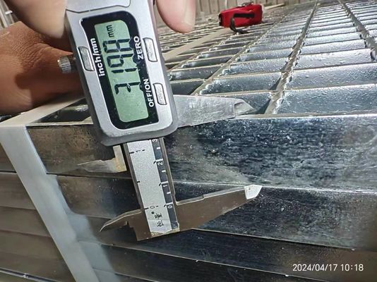 ASTM A36 Standard Steel Grating Panel WB325/2 Galvanized