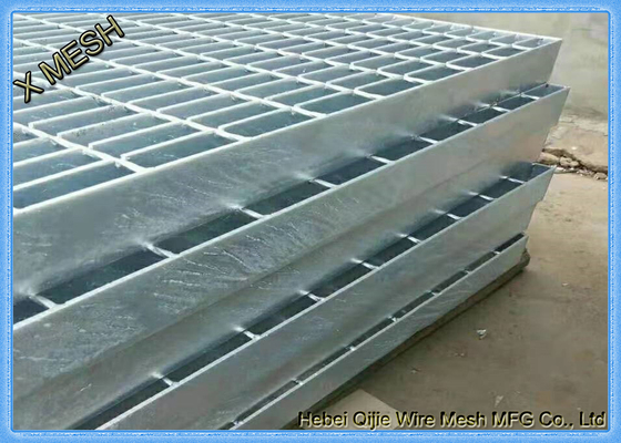 Low Carbon Walkway Galvanized Steel Grating For Building Material Drainage System