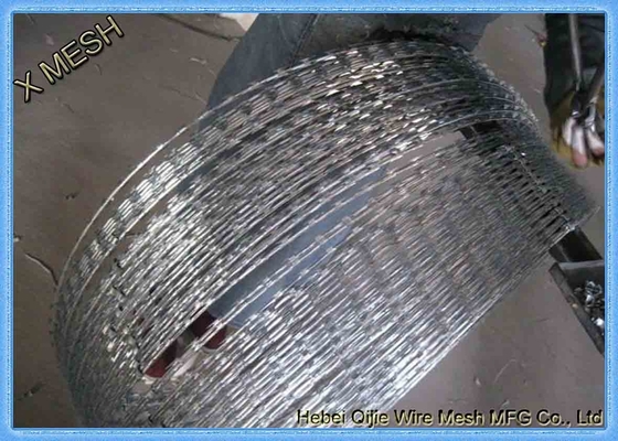 BTO22 Type High Tensile Barbed Wire , Welded Barbed Concertina Wire 75*150mm