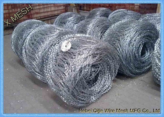 CBT65 Military Concertina Razor Barbed Wire Hot Dipped Galvanized Surface