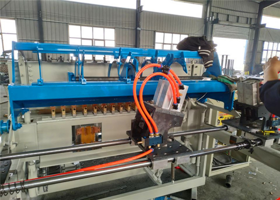 Heavy Type Reinforcing Mesh Machine For Wire Mesh Panel 2.5cm-150cm Hole Size