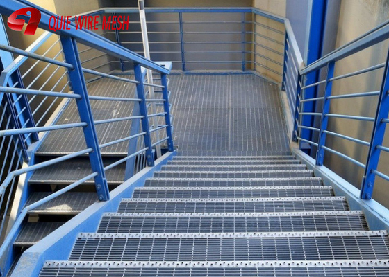 SGS Plain Or Serrated Anti Slip Expanded Metal Mesh Steel Walkway Grating