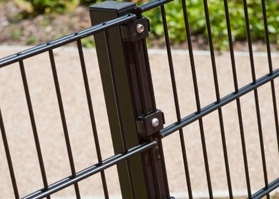 Security Essenstial Powder Coated 656 / 868 Twin Wire Mesh Fence System 8Ft Height Flat Panels