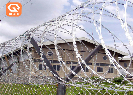 Hot Galvanized Bto -22 Cbt 65 Concertina Razor Wire For Prison