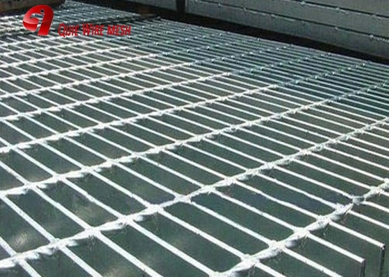 Welded Hot Dipped Galvanized Steel Grating Mesh Customized For Protecting