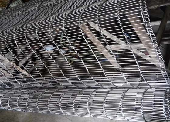 SU304 Flat Food Wire Mesh Conveyor Belt Size Can Customized Long - Life