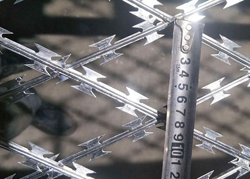 Hot Dipped Galvanized Razor Barbed Wire for Prison Protect Fence