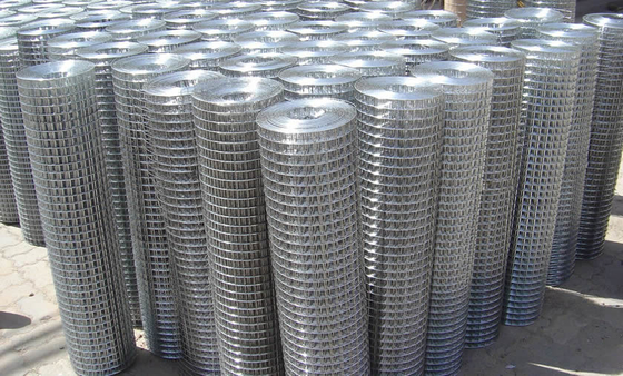 Iron Square 2x2 Welded Mesh Galvanised Wire Panel For Cattle