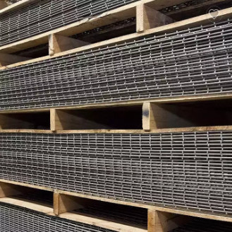 2.4mx5.8m Silver Welded Mesh Galvanised Wire Panel / Sheet