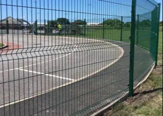 Powder Coated Welded Curved Metal Fence Panel Heavy Gauge Heat Treated