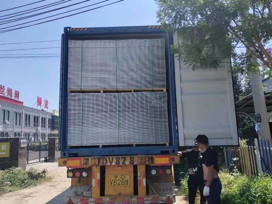 Hot Dipped Galvanized 4x4 16 Gauge Welded Wire Mesh For Animal Pet Cages