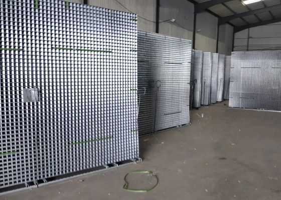 4&quot; Openning Galvanized Welded Mesh Panel Black Carbon Steel Construction