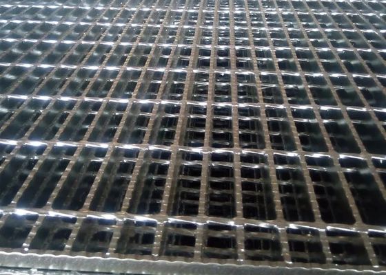 2m or 2.44m Metal Catwalk Grate Welded Metal Trench Drain Grates ISO9001