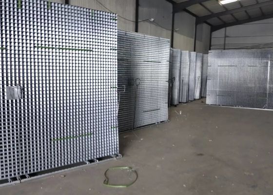 4&quot; Openning Black Galvanized Welded Wire Mesh Panel  Non Rusting