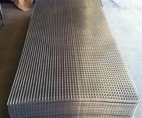 4*8 Feet Hot Dipped Galvanised Welded Wire Mesh Panel Customized Hole Shape