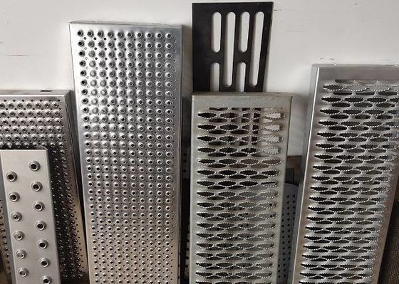 5 Diamonds Walkway Channel Grip Strut Grating