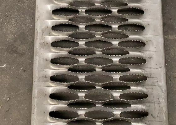 Welded 30x100 Mesh Galvanized Steel Grating Square Twisted Cross Bar