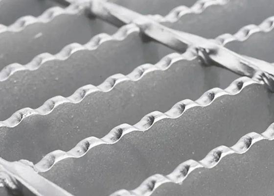 Rustproof Hot Dip Galvanised Steel Walkway Grating Mesh 2.44m Length