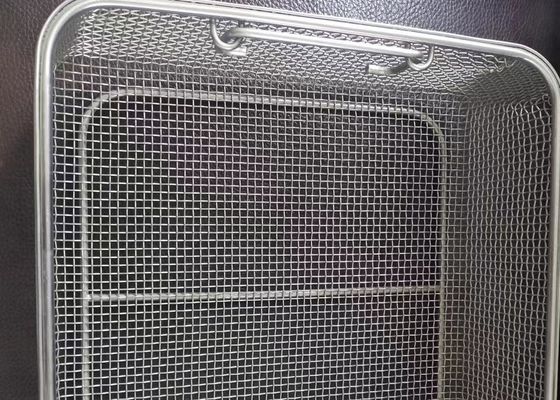 304 Stainless Steel Wire Mesh Basket 300x197x70mm Square Hole Stackable Storage Basket