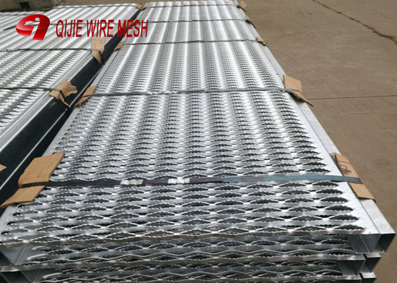 2mm Round Hole Grip Strut Galvanized Steel Grating For Stair Platform EN Standard