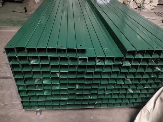 Straight Post Powder Coated Curved Metal Fence Panels Triangle Bend Wire Mesh