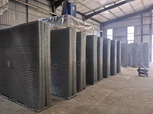 Galvanized AntiCorrosion Welded Iron Wire Mesh Sheet 4 Ft X 8 Ft For Protection