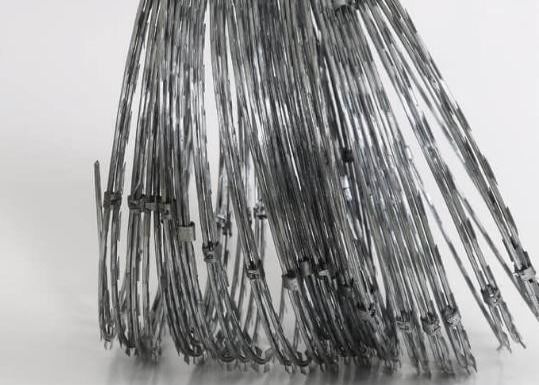 Small Loop Concertina Razor Barbed Steel Wire With Clips Single & Cross Razor Type (BTO-22)