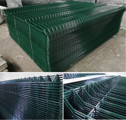 1.2x3.0m Pvc Coated Curved Metal Fence 3d V Bending For Airport