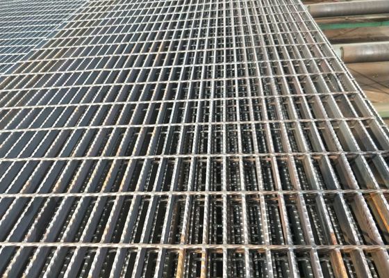Industrial Professional Serrated or Plain Flat Steel Grating for Walkside
