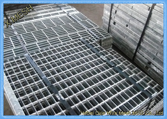 Serrated Welded Steel Bar Galvanized Grating Step For Floor Application