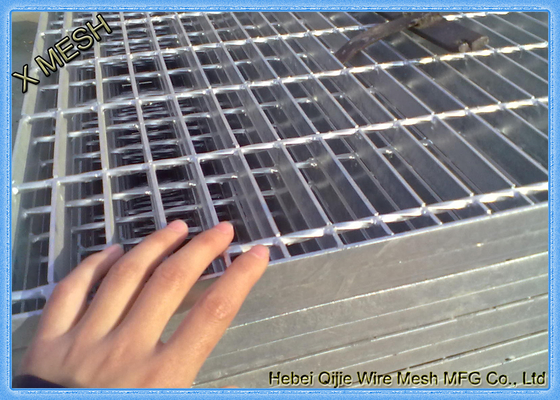 Serrated Welded Steel Bar Galvanized Grating Step For Floor Application