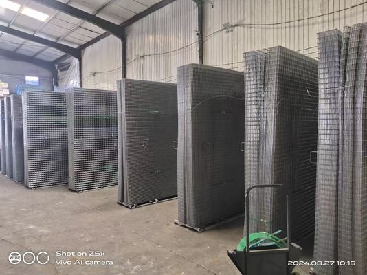 Hot Dipped Galvanized Welded Wire Mesh Panel 8ft X 4ft 4mm Construction