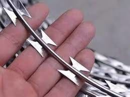BTO-18 Concertina Razor Wire Coil , Galvanized Razor Barbed Wire