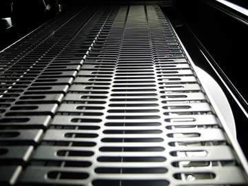 Stainless Steel Oval Hole Perforated Punched Mesh Decorated Metal Sheet