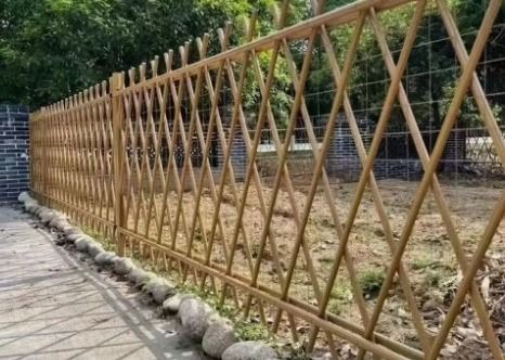 Iron / Galvanized Artificial / Imitation Bamboo Fence In Yellow With Triangle Hole Shape