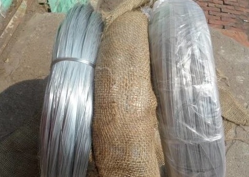 Galvanised Good Quality Strong Steel Ground Staples
