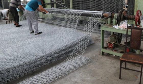 Hot Galvanized Welded Gabion Baskets Retaining Wall Spirals / Helicals Connected