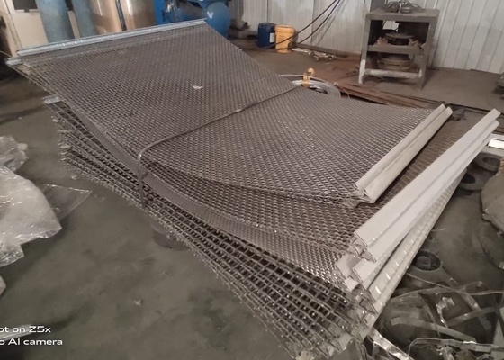 6m long Color Painted 16mm Woven Wire Screen For Crusher