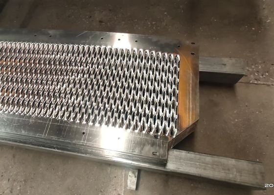 Diamond Pattern Grip Strut Grating with Slip Resistance and Corrosion Resistance for Safety Applications